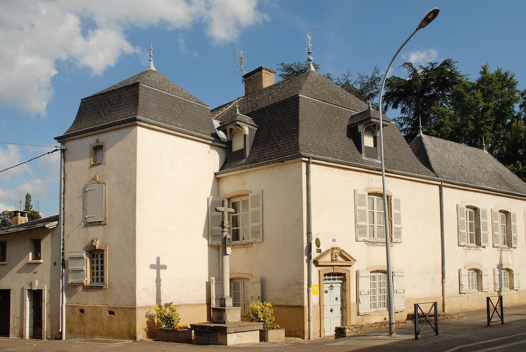 La Maison Des Gardes - Chambres D'Hotes Cluny Luaran gambar